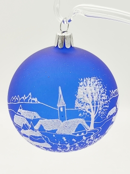 Baumkugel blau mit Winterdorf